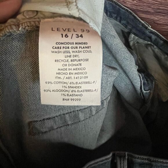 Level 99 “Nostalgic” Jeans. Size 16/34 Women’s. - Picture 6 of 7